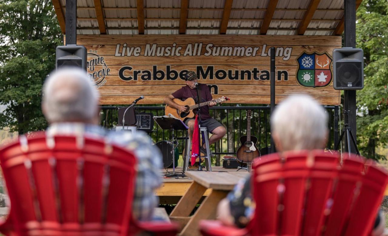 Crabbe Mountain Inn Southampton Exterior foto